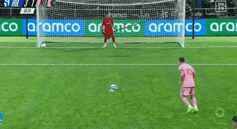 开云体育app-C罗迎来二十赛季出色发挥，阿森纳观众热烈欢呼！的简单介绍-开云体育app