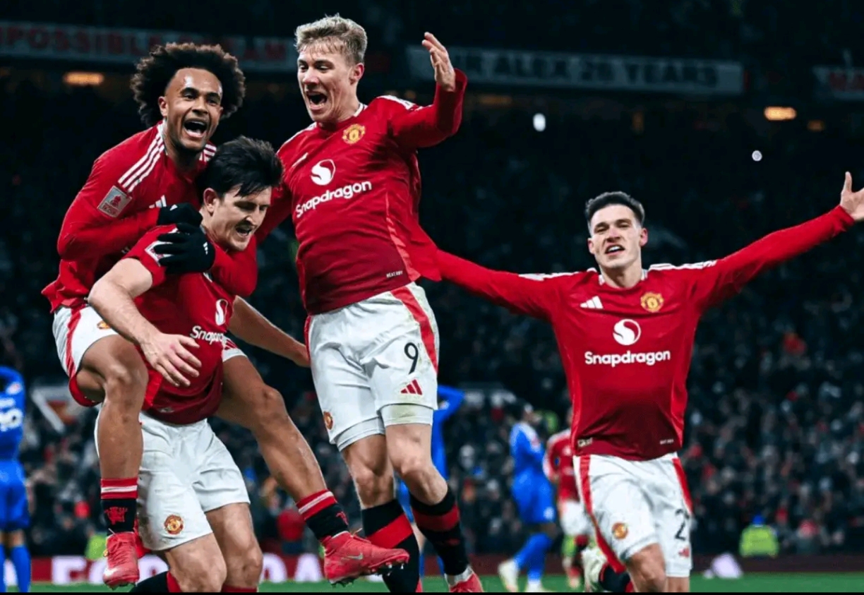 开云开云体育官方网站-费德勒重要时刻比赛局势复杂，曼联带队取胜！-开云开云体育官方网站