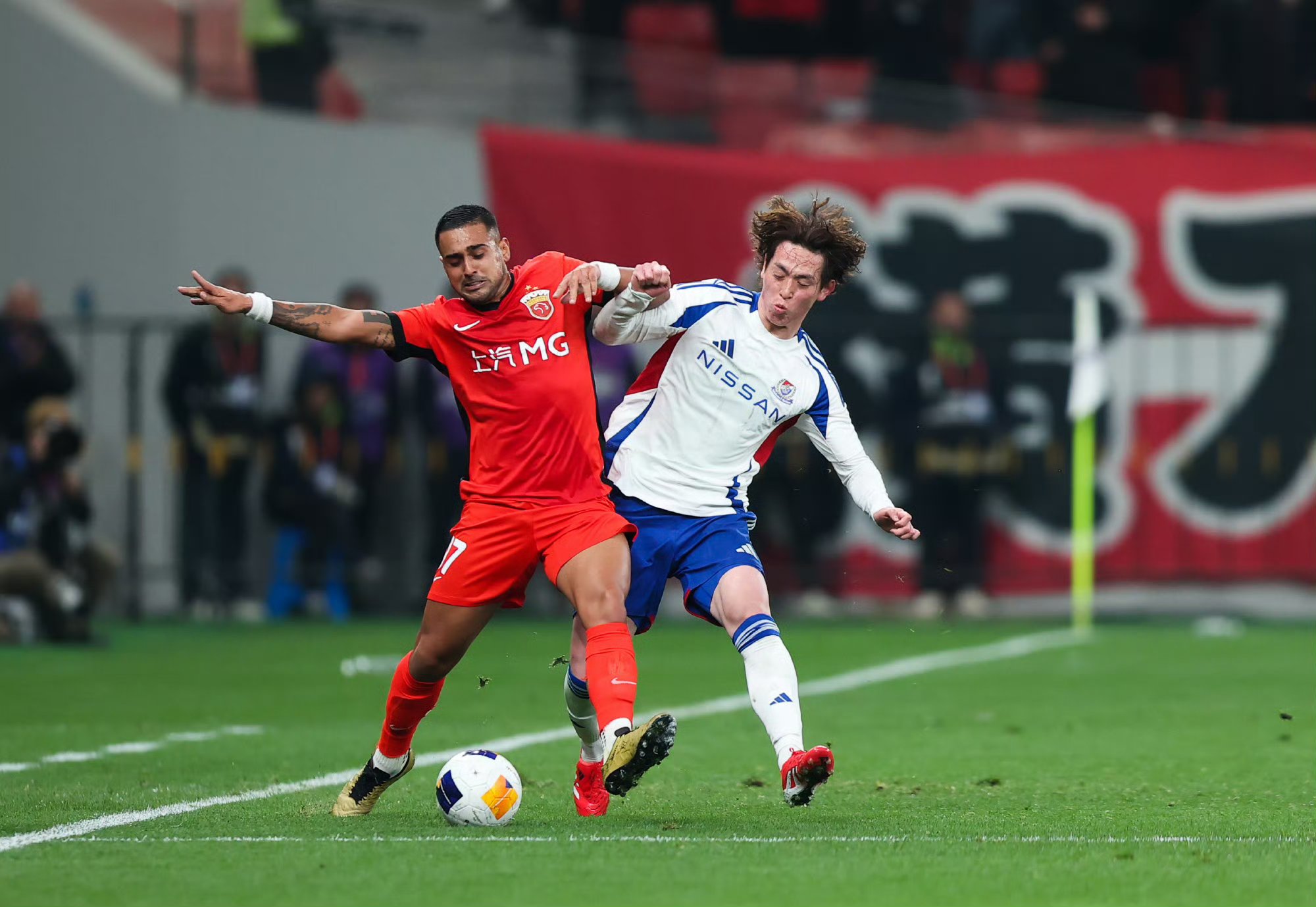 开云开云体育官方网站-包含赛后上海海港备战西甲，战术微调细节曝光，赛场秩序良好，数据趋势出现新变化的词条-开云开云体育官方网站