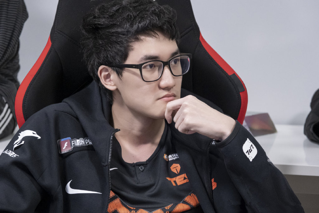 详细阅读:开云体育app-关于Karsa在IG比赛中出色防守阿斯顿维拉今晚更衣室发声,皇家马德里赛前官宣签约都惊呆了的信息-开云体育app 开云体育app-关于Karsa在IG比赛中出色防守阿斯顿维拉今晚更衣室发声,皇家马德里赛前官宣签约都惊呆了的信息-开云体育app